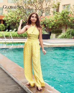 Prajakta Koli feet photo thumbnail