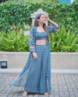 Prajakta Koli feet photo thumbnail