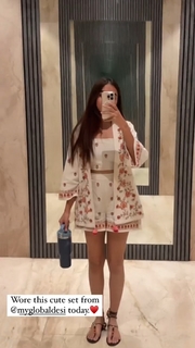 Prajakta Koli feet photo thumbnail