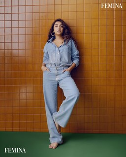 Prajakta Koli feet photo thumbnail