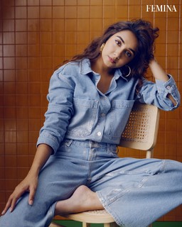 Prajakta Koli feet photo thumbnail