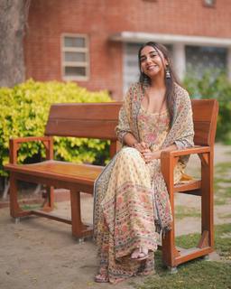 Prajakta Koli feet photo thumbnail