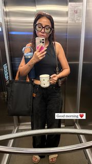 Prajakta Koli feet photo thumbnail