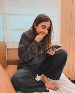 Prajakta Koli feet photo thumbnail