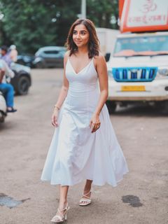 Prajakta Koli feet photo thumbnail