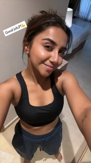 Prajakta Koli feet photo thumbnail