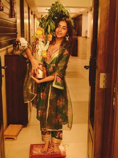 Prajakta Koli feet photo 4