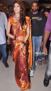 Pranitha feet photo 10