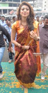Pranitha feet photo 8