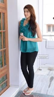 Pranitha feet photo 4