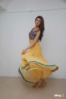 Pranitha feet photo 1