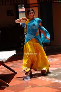 Pranitha feet photo 6