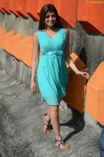Pranitha feet photo 19