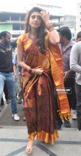 Pranitha feet photo 4