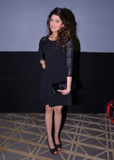 Pranitha feet photo 9