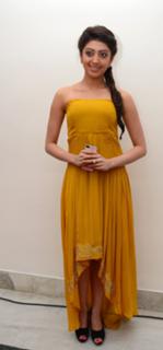 Pranitha feet photo 20