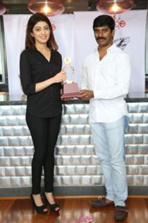 Pranitha feet photo 7