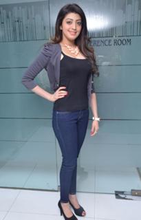 Pranitha feet photo 2