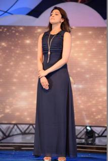 Pranitha feet photo 8