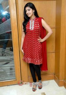 Pranitha feet photo 16
