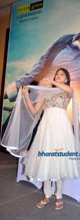 Pranitha feet photo 15