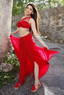 Pranitha feet photo 10