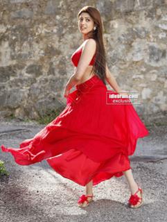 Pranitha feet photo 7
