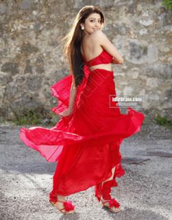 Pranitha feet photo 4