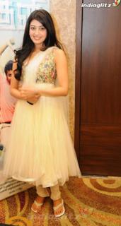 Pranitha feet photo 16