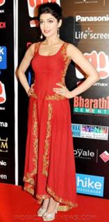 Pranitha feet photo 14