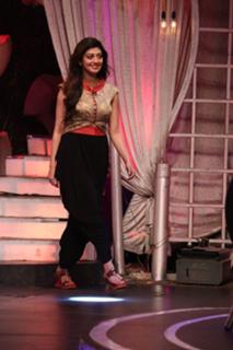 Pranitha feet photo 13