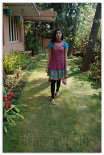 Pranitha feet photo 2