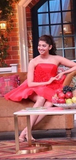 Pranitha feet photo 8