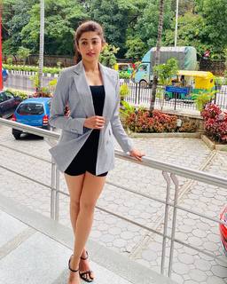 Pranitha feet photo 1