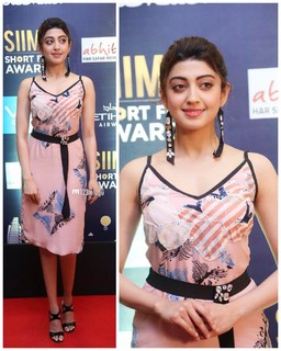 Pranitha feet photo 17
