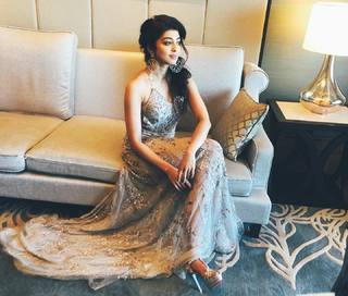 Pranitha feet photo 5