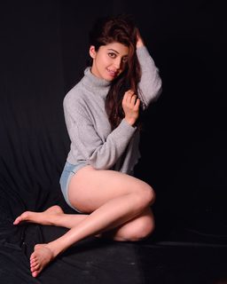 Pranitha feet photo 16