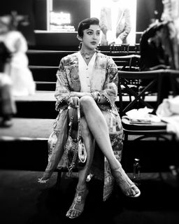 Pranitha feet photo 18