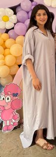 Pranitha feet photo 11
