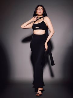 Pranitha feet photo 2