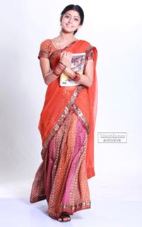 Pranitha feet photo 5