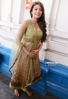 Pranitha feet photo 16