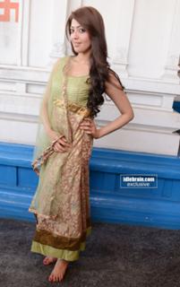 Pranitha feet photo 14