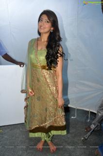 Pranitha feet photo 2