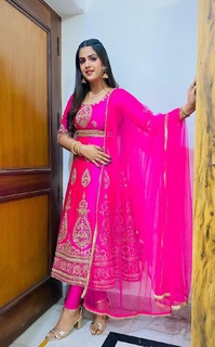 Pranjal Dahiya feet photo 13