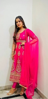 Pranjal Dahiya feet photo 12