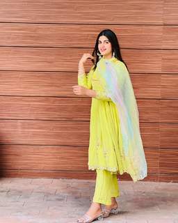 Pranjal Dahiya feet photo 2