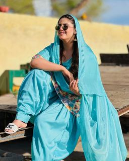 Pranjal Dahiya feet photo 5