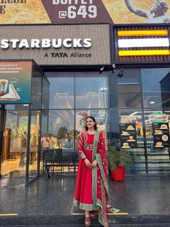Pranjal Dahiya feet photo 13
