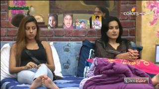 Pratyusha Banerjee feet photo 10